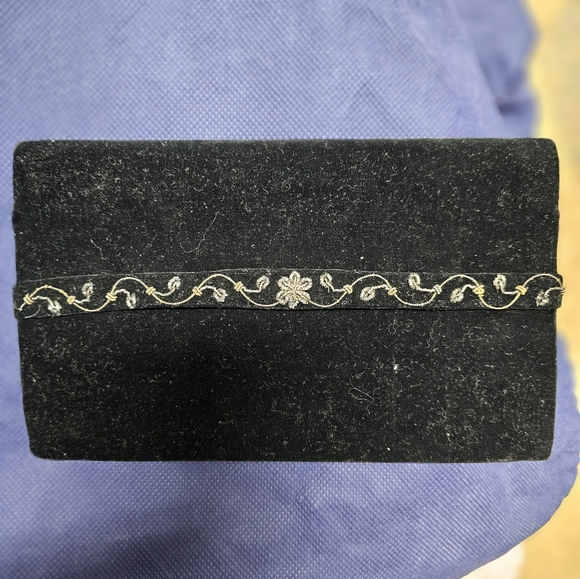 INDIA EVENING BLACK VELVET PURSE GENUINE GOLD & SILVER THREAD JAGAT NARAIN & SON - Picture 3 of 10